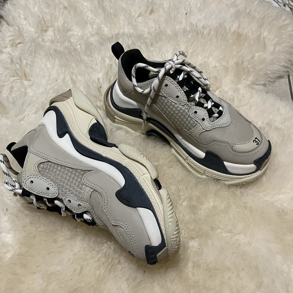 Balenciaga Triple S Vanille